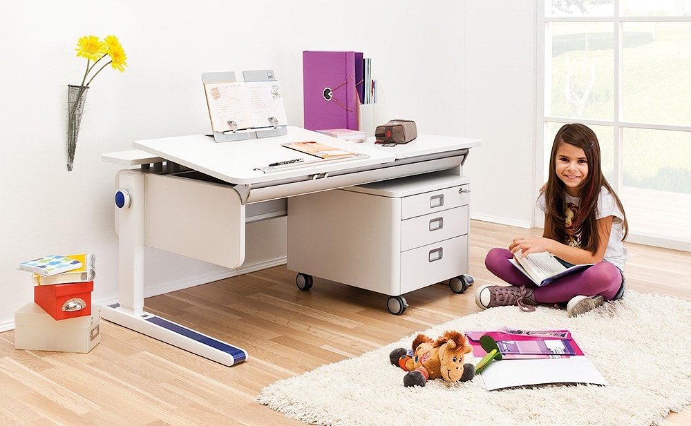 Стол moll Champion в интерьере детских комнат
