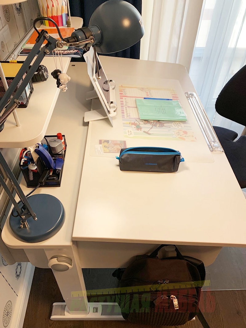 Складная подставка для книг moll и линейка на магнитах