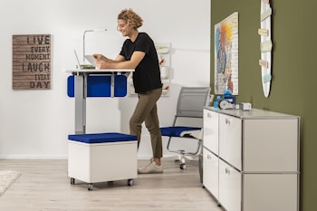 Боковая приставка moll Side Top и растущий стол-парта Champion Compact Express