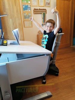 Растущая парта moll Joker