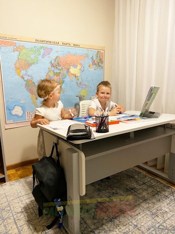 Немецкая растущая парта moll Joker